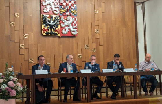 Rostoucí trend zeleného plynárenství pro udržitelné Česko. Biometan byl středem pozornosti v Poslanecké sněmovně | HUTIRA green gas